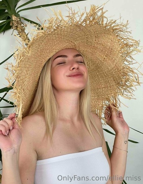 Nacktes geleaktes OnlyFans-Foto von Elliemiss