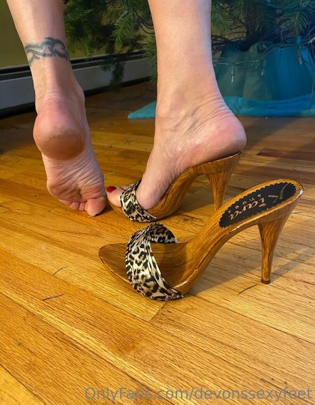 Naken läckt OnlyFans-bild av Devonssexyfeet