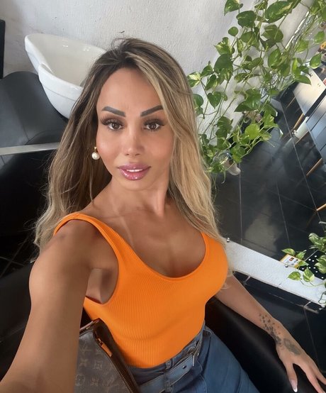 Agatha Ferraz