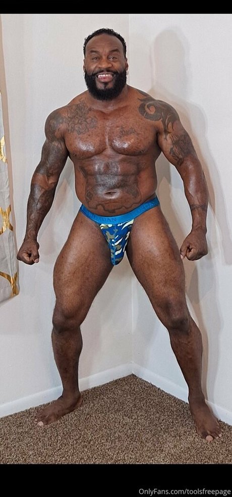 Toolsfreepage  nude leaked OnlyFans photo