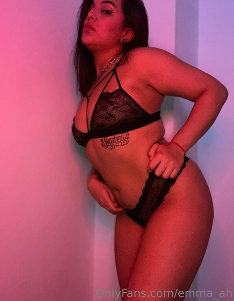 Nahá fotka uniklých OnlyFans od Emmaah