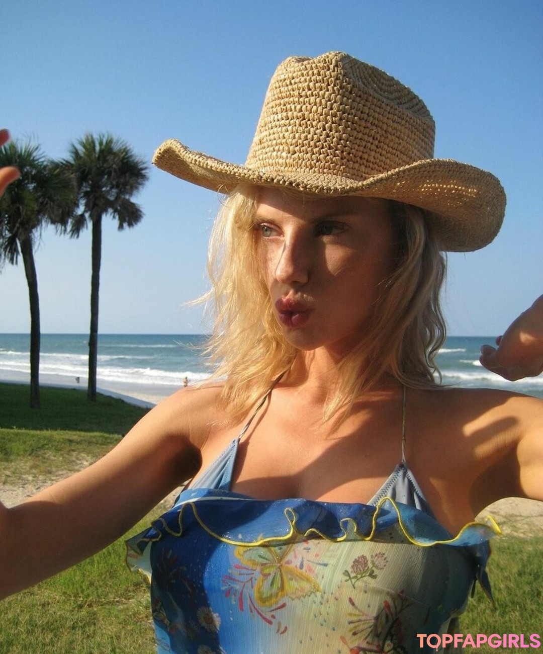 Photo nue de fuite OnlyFans de Charlotte Mckinney #423