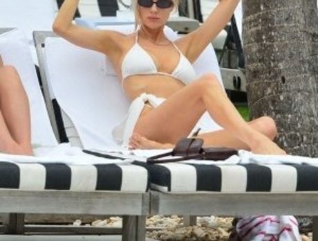 Nahá fotka uniklých OnlyFans od Charlotte Mckinney