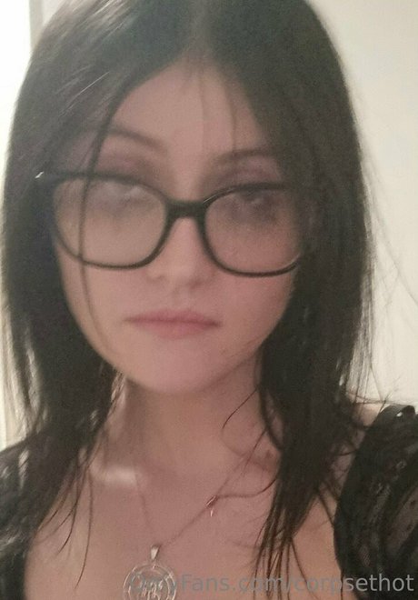 Nahá fotka uniklých OnlyFans od Corpsethot