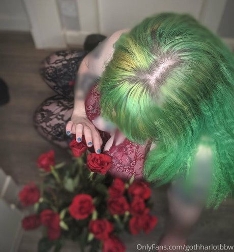 Nøgent lækket OnlyFans-billede af Gothharlotbbw