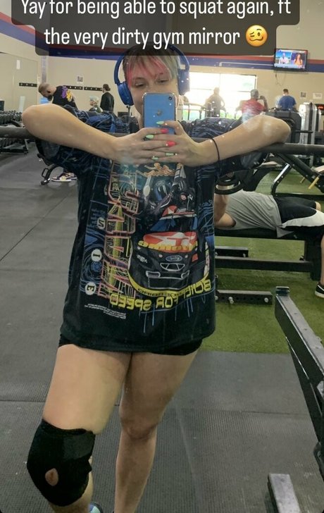 Naken lekkede OnlyFans-bilde av Tinybjj