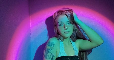 Naken lekkede OnlyFans-bilde av Lilydarkofree