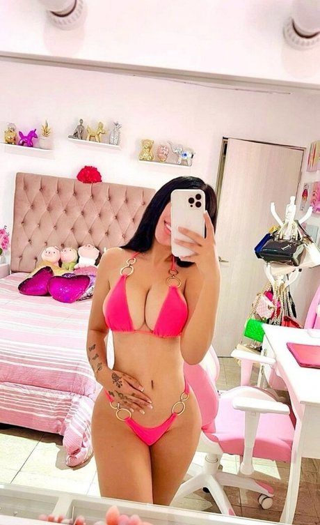 Naken lekkede OnlyFans-bilde av Yeya Asmr
