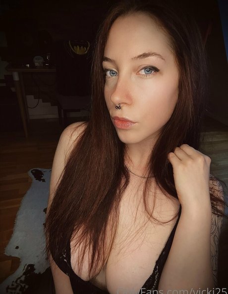 Nahá fotka uniklých OnlyFans od Vicki25