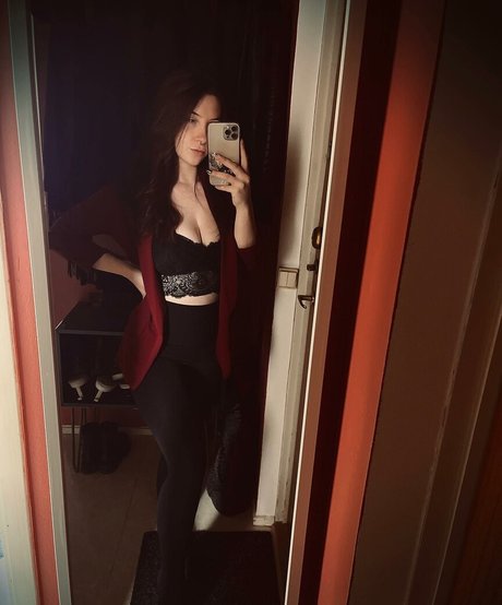 Naken lekkede OnlyFans-bilde av Vicki25