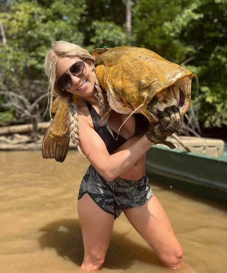 Nacktes geleaktes OnlyFans-Foto von Lizzy Musi