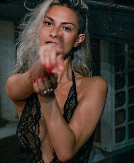 Photo nue de fuite OnlyFans de Emilia Kira