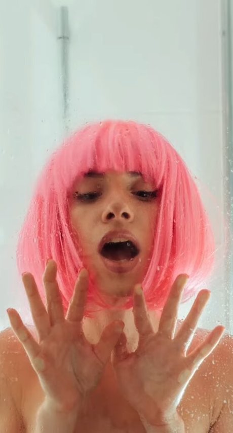 Nacktes geleaktes OnlyFans-Foto von Dancealeshka