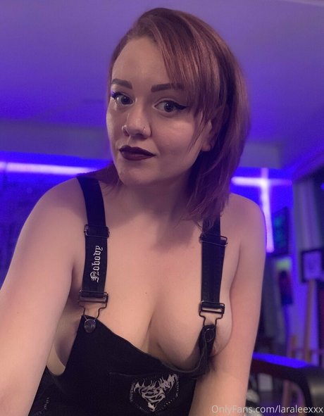 Alasti lekkinud OnlyFans-i pilt Laraleexxx
