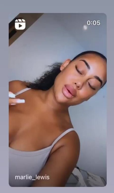 Nahá fotka uniklých OnlyFans od Marlie Lewis