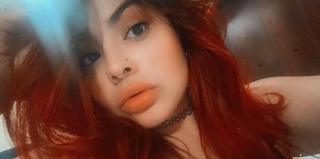 Nahá fotka uniklých OnlyFans od Emilyelixer