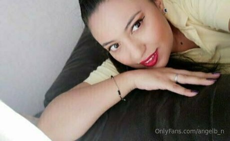Nahá fotka uniklých OnlyFans od Angelbn