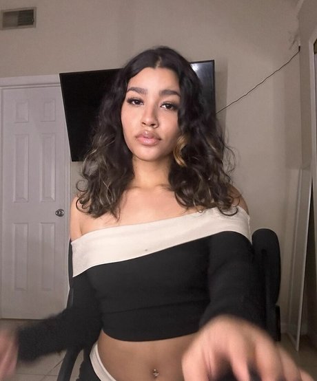 Niya Santia
