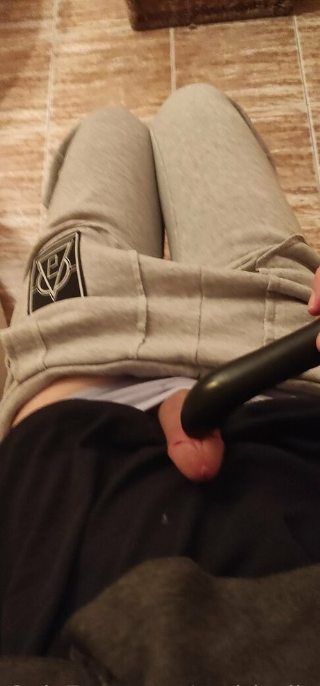 Alaston vuotanut OnlyFans-kuva Emirialin