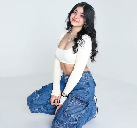 Nacktes geleaktes OnlyFans-Foto von Alexandra Bull