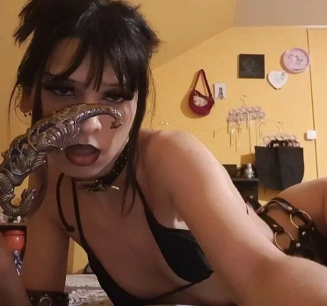 Nahá fotka uniklých OnlyFans od Honestlythatsannoying