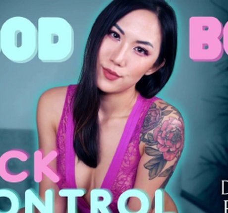 Nacktes geleaktes OnlyFans-Foto von Domina Elara