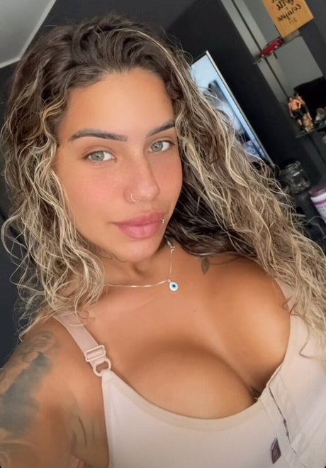 Nøgent lækket OnlyFans-billede af Carol Santos