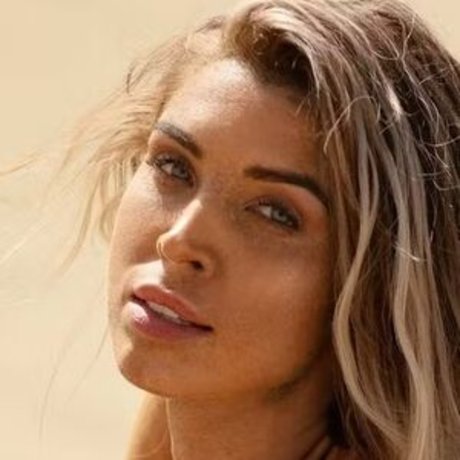 Naakte gelekte OnlyFans-foto van Aneta Sablik
