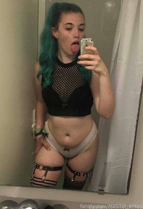 Naken lekkede OnlyFans-bilde av Mystikminx