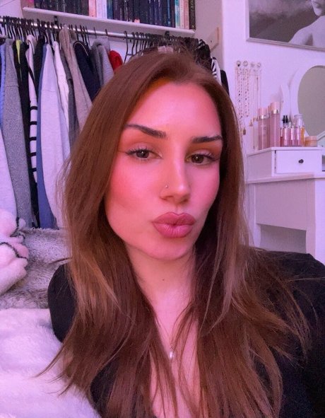 Naken läckt OnlyFans-bild av Carmen Blair