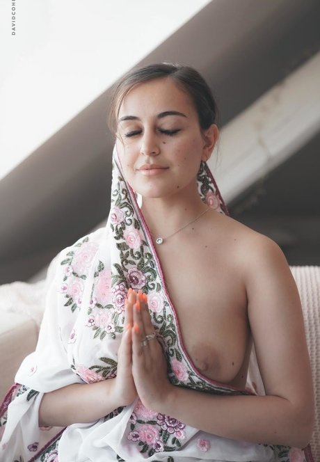 Nacktes geleaktes OnlyFans-Foto von Yasmeena Ali