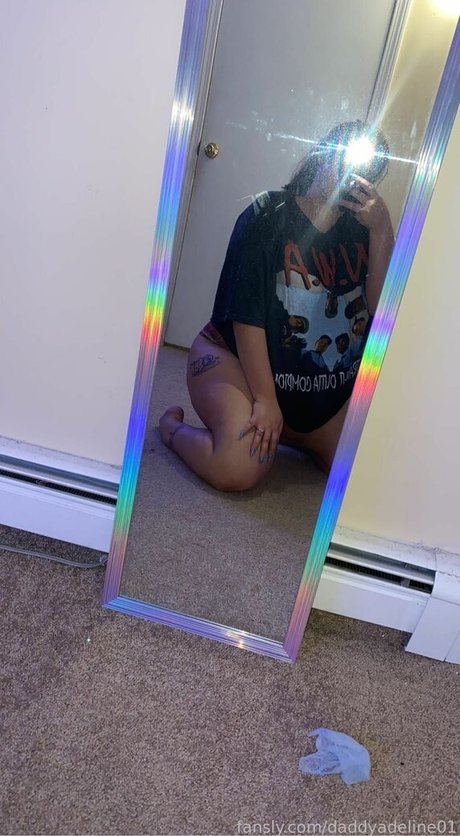 Naken läckt OnlyFans-bild av Daddyadeline01