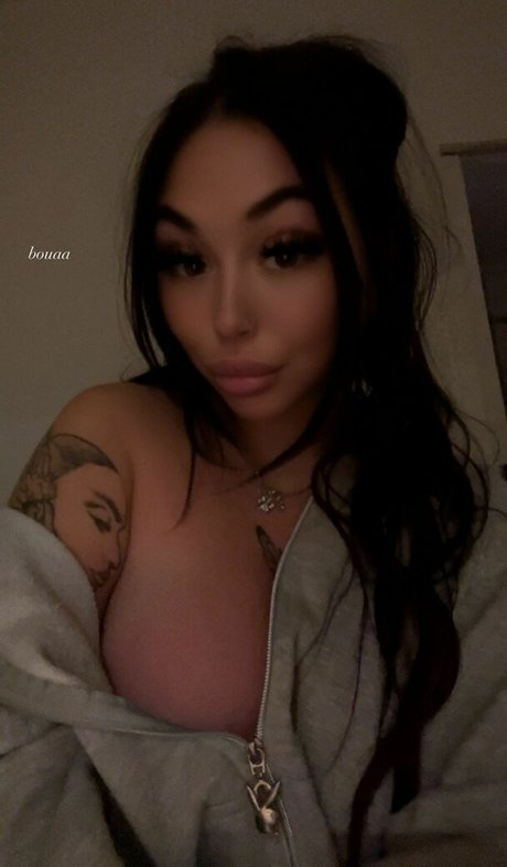 Naken lekkede OnlyFans-bilde av Mbou