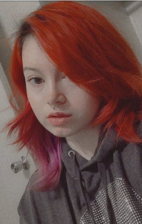 Alaston vuotanut OnlyFans-kuva Little Nikky