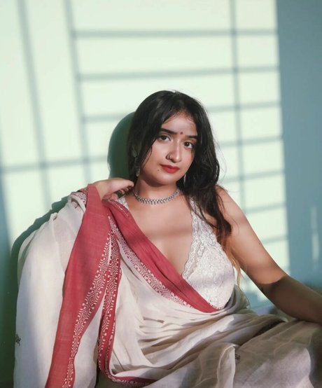 Обнаженная фотография утечки OnlyFans от Ruchika Tandon