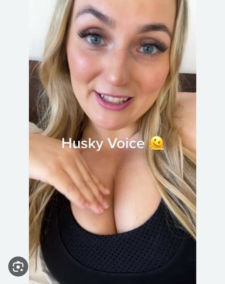 Naken läckt OnlyFans-bild av Moneemaree