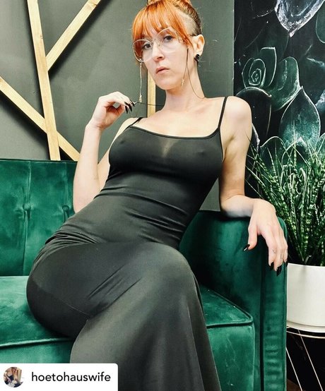 Naken läckt OnlyFans-bild av Hoetohauswife