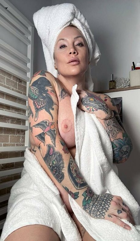 Naken läckt OnlyFans-bild av Misshawthorn