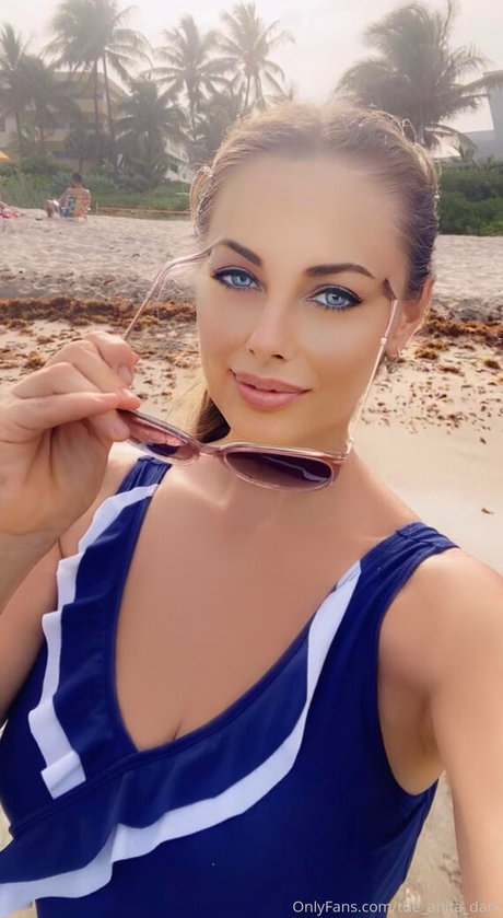 Naken läckt OnlyFans-bild av Theanitadark