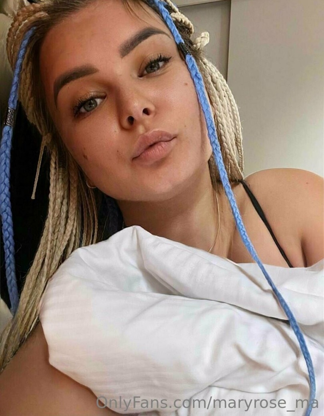 Alasti lekkinud OnlyFans-i pilt Maryrosema #19