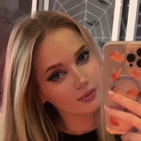 Naakte gelekte OnlyFans-foto van Nymphetangel