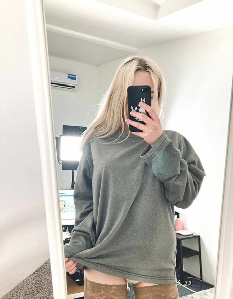 Naken läckt OnlyFans-bild av Denidragons