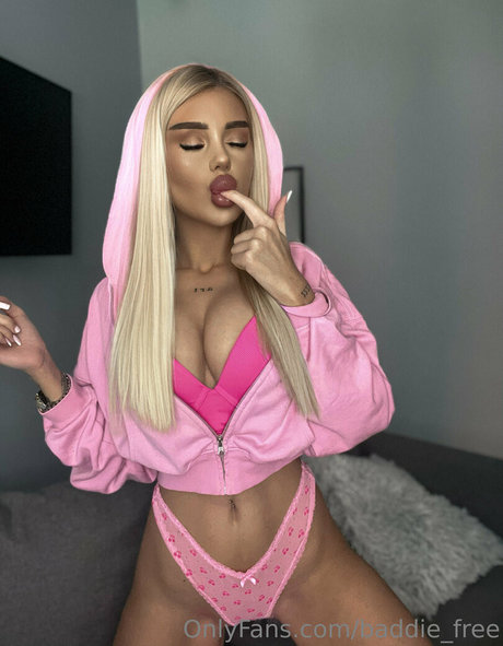 Naakte gelekte OnlyFans-foto van Baddiefree