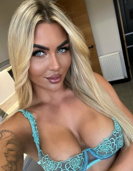 Naken läckt OnlyFans-bild av Daisy Dillon