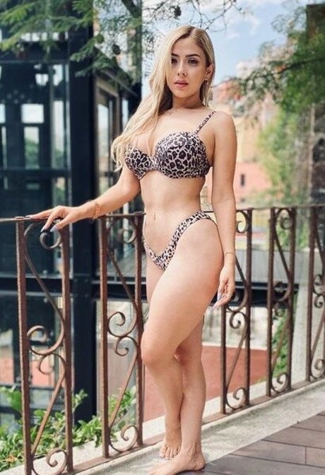 Nahá fotka uniklých OnlyFans od Alemiarojas