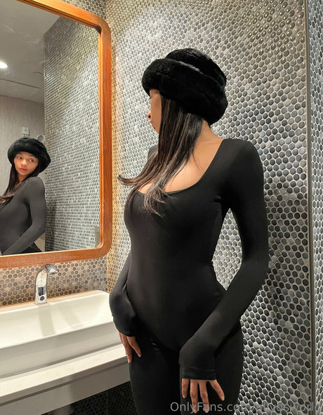 Naken läckt OnlyFans-bild av Allydsworld