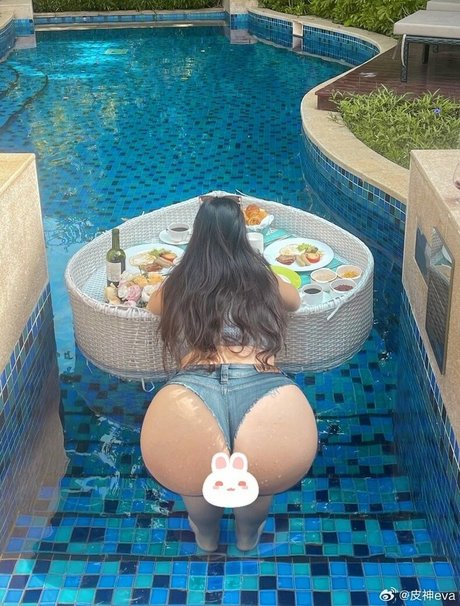 Обнаженная фотография утечки OnlyFans от Pisheneva