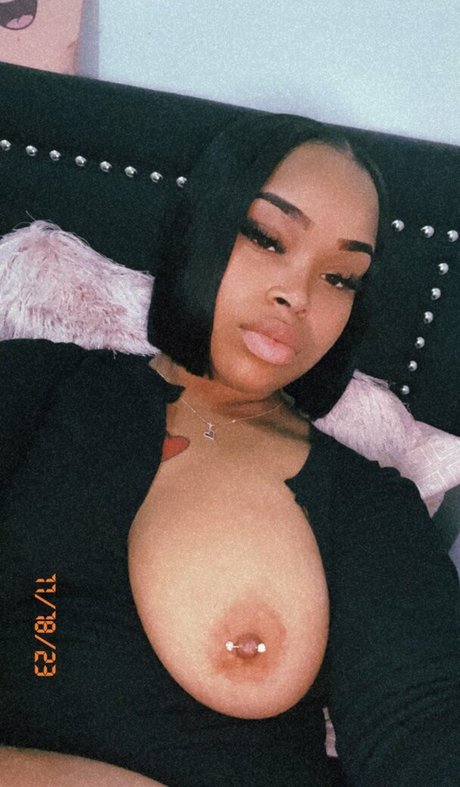 Nahá fotka uniklých OnlyFans od Theriahred
