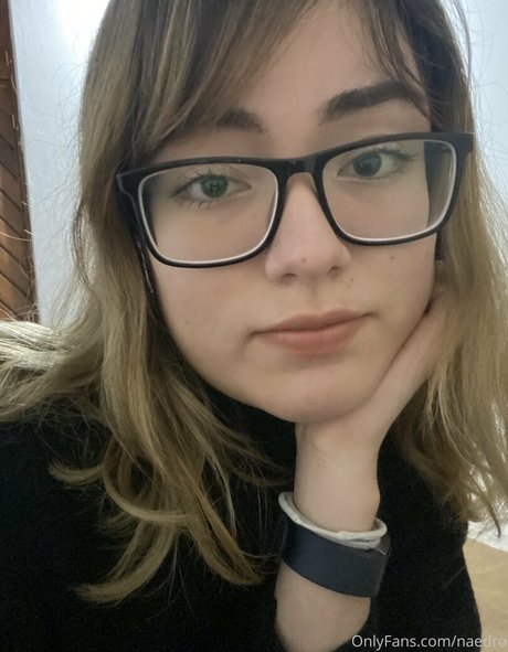 Naken läckt OnlyFans-bild av Dronae