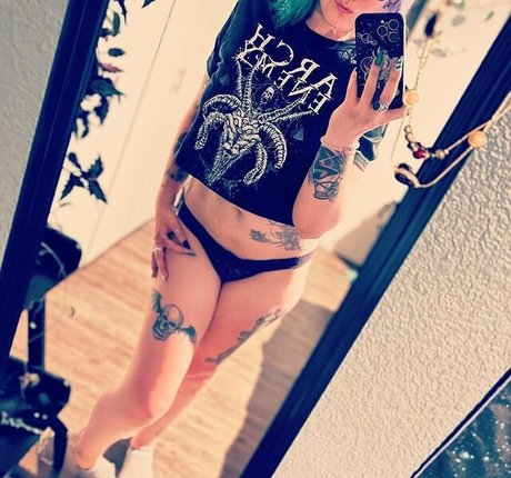 Naken lekkede OnlyFans-bilde av Curiouscreature
